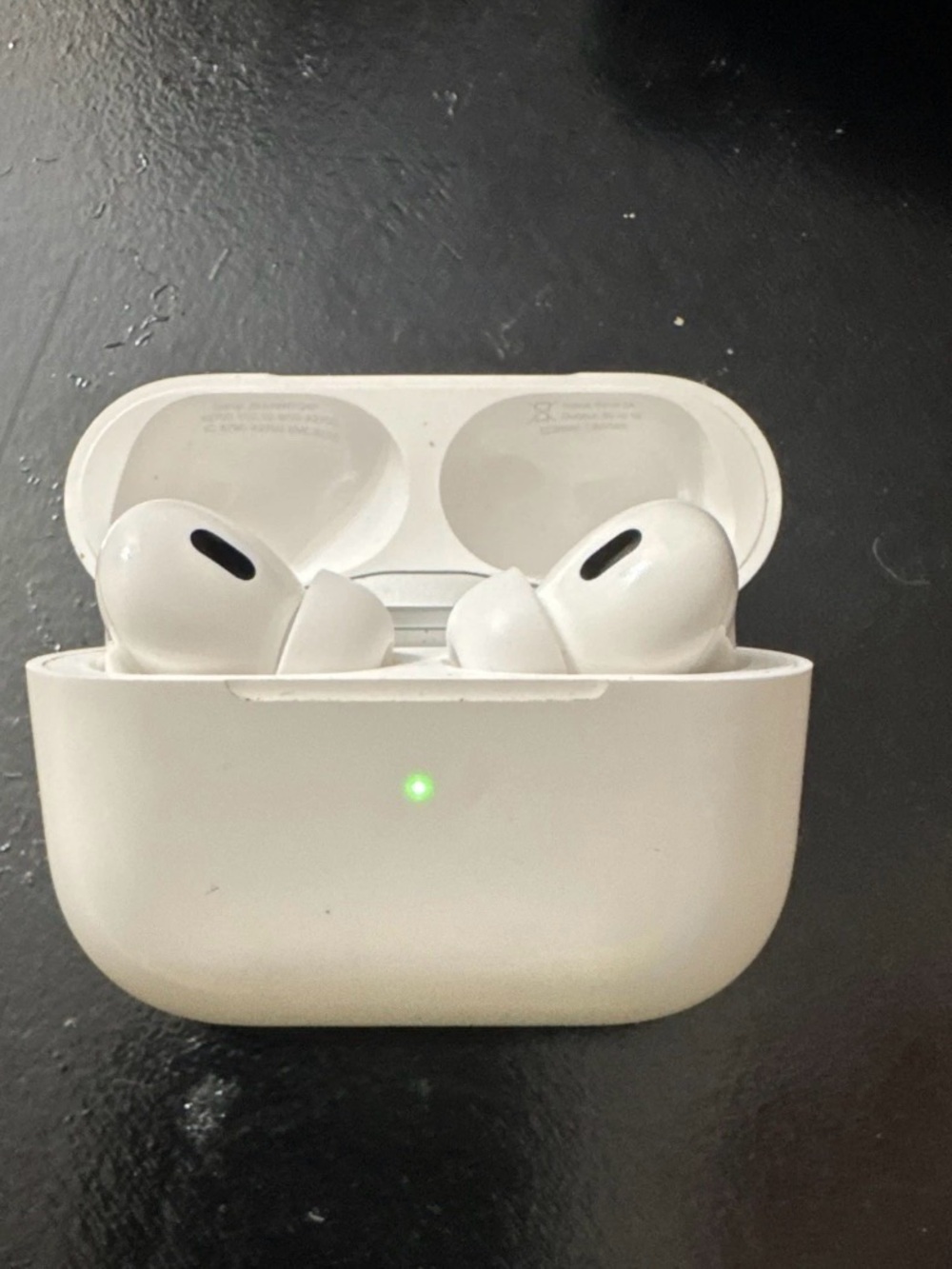 Apple AirPod Pros 2 (1st gen, lightning port)
